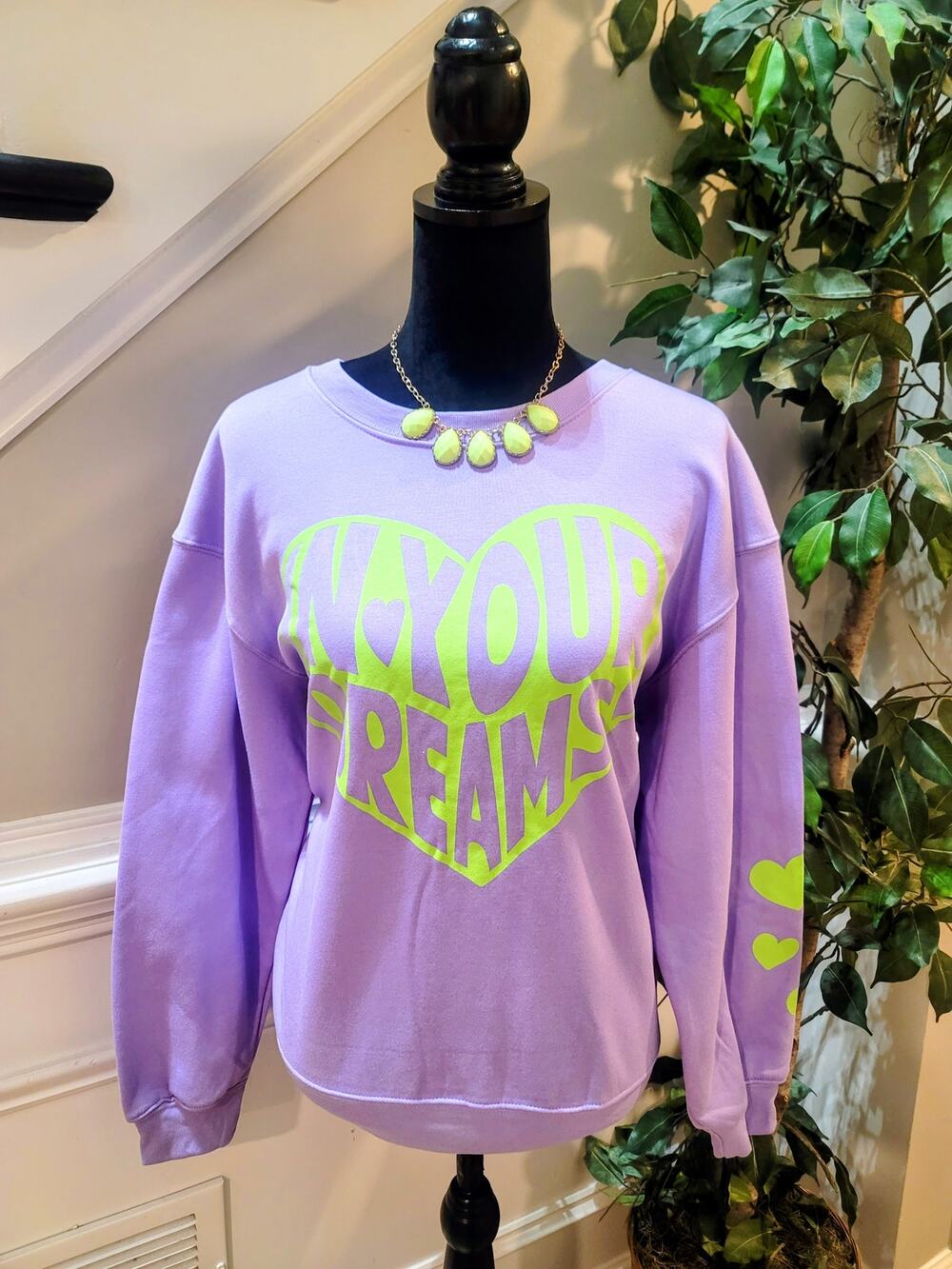 Wound Up Sweatshirt Women's M(7-9) Purple Graphic Print Drop Shoulder Crew Neck